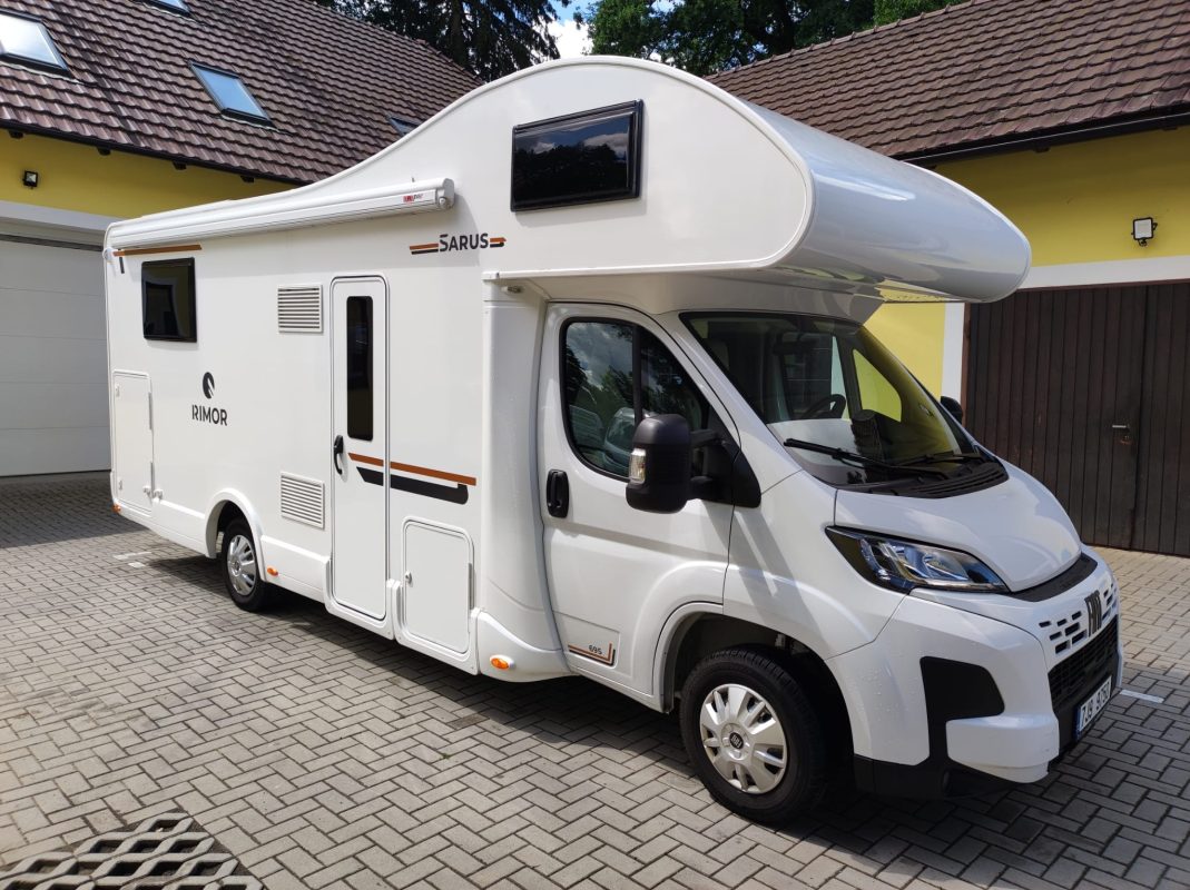 Foto - SARUS 695